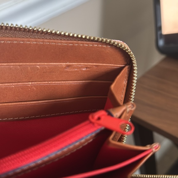 Disney Dooney & Bourke Wallet - Picture 6 of 8